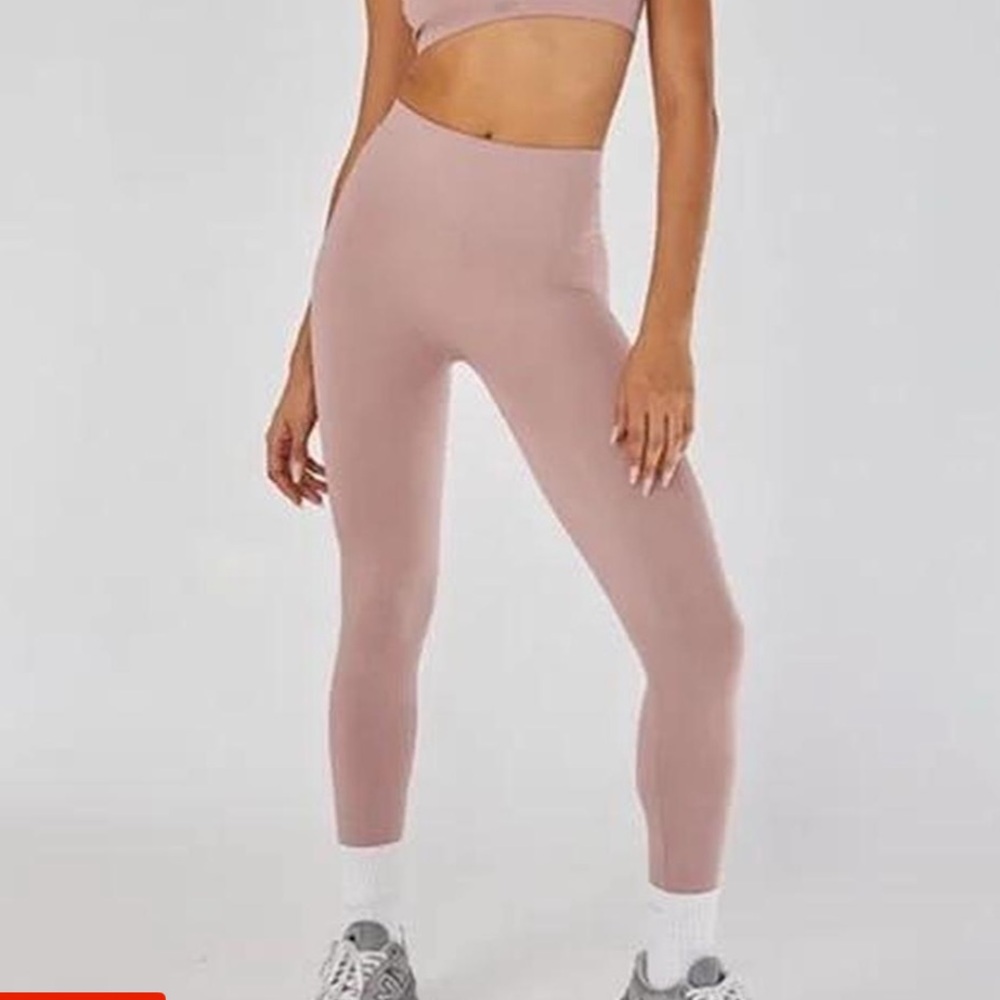 Nwot Set Active - image 3